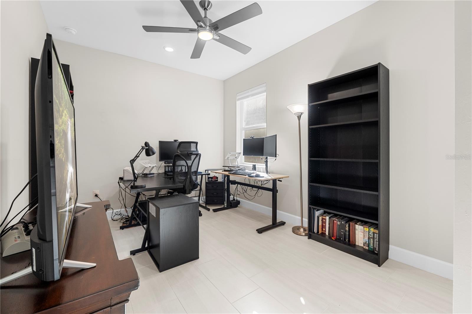 Image 20 of 86 For 42574 Adirondack Drive