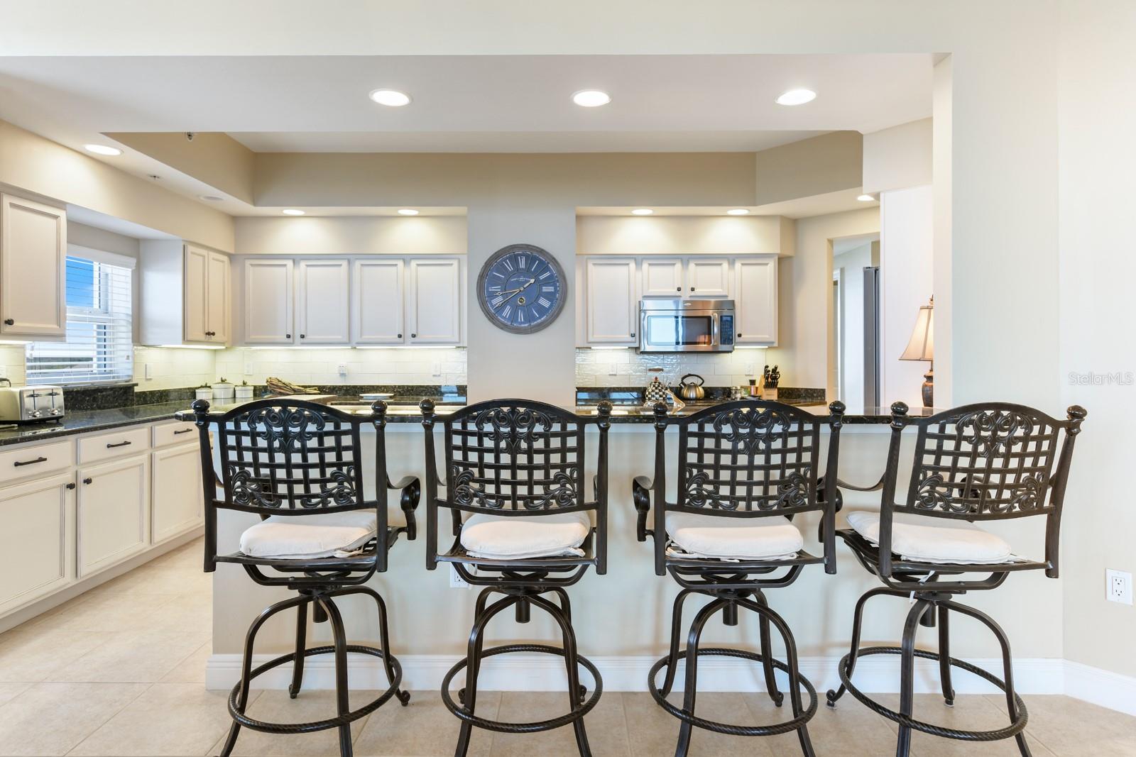 Image 20 of 78 For 3333 Sunset Key Circle 407