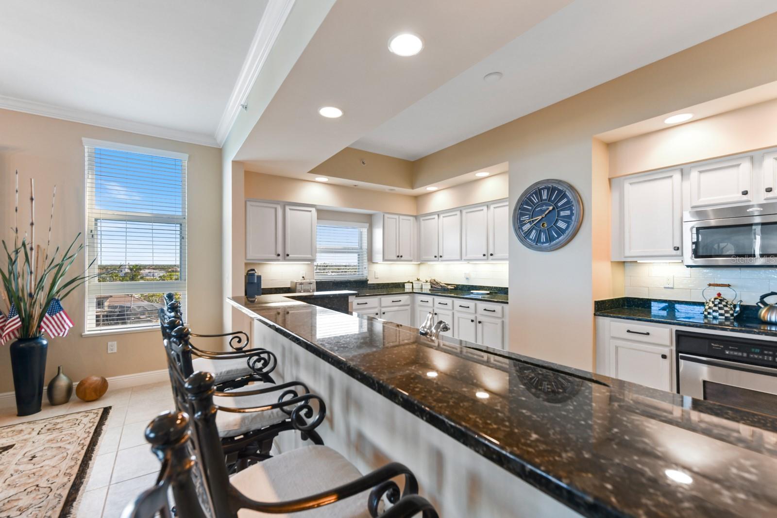 Image 21 of 78 For 3333 Sunset Key Circle 407