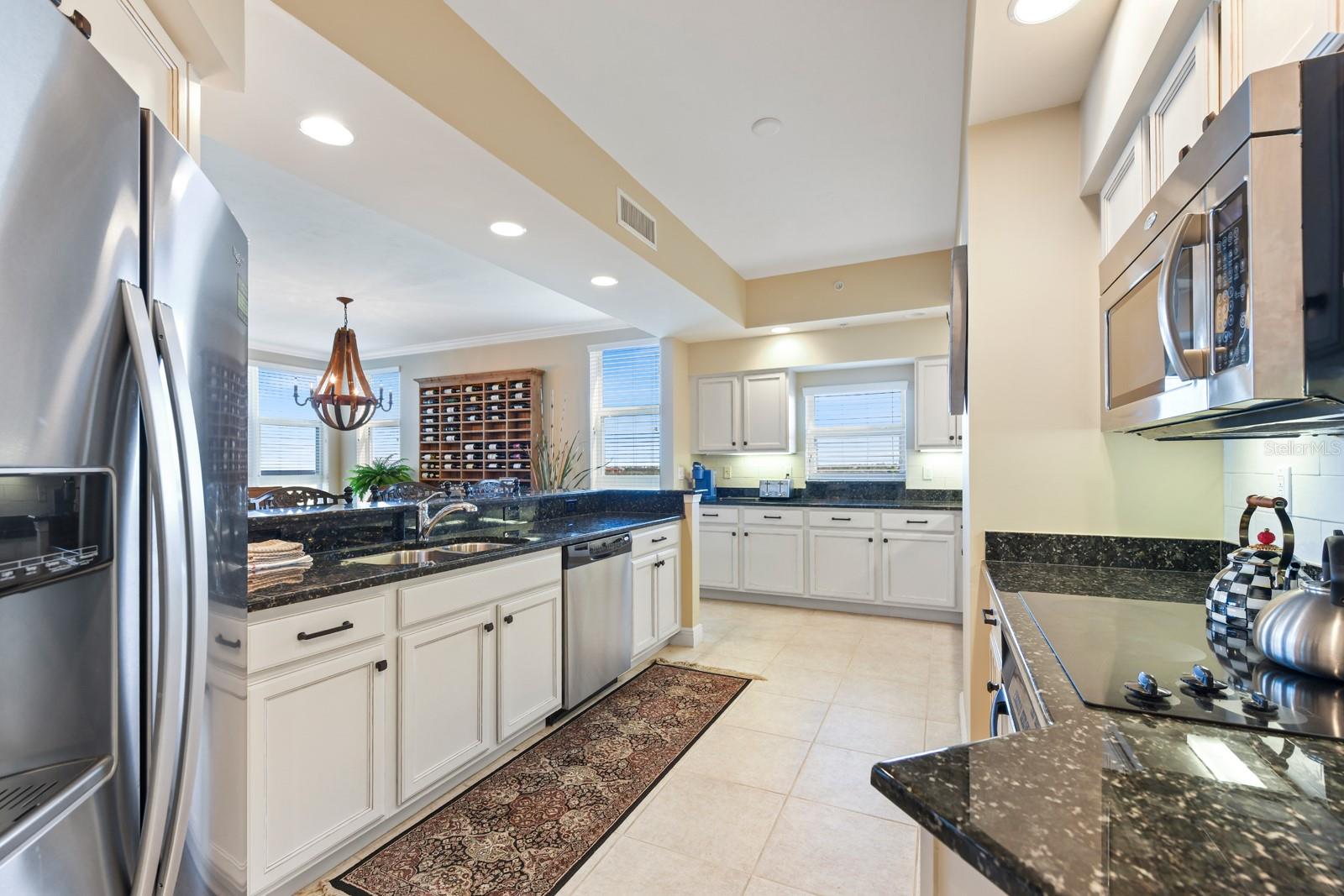 Image 27 of 78 For 3333 Sunset Key Circle 407