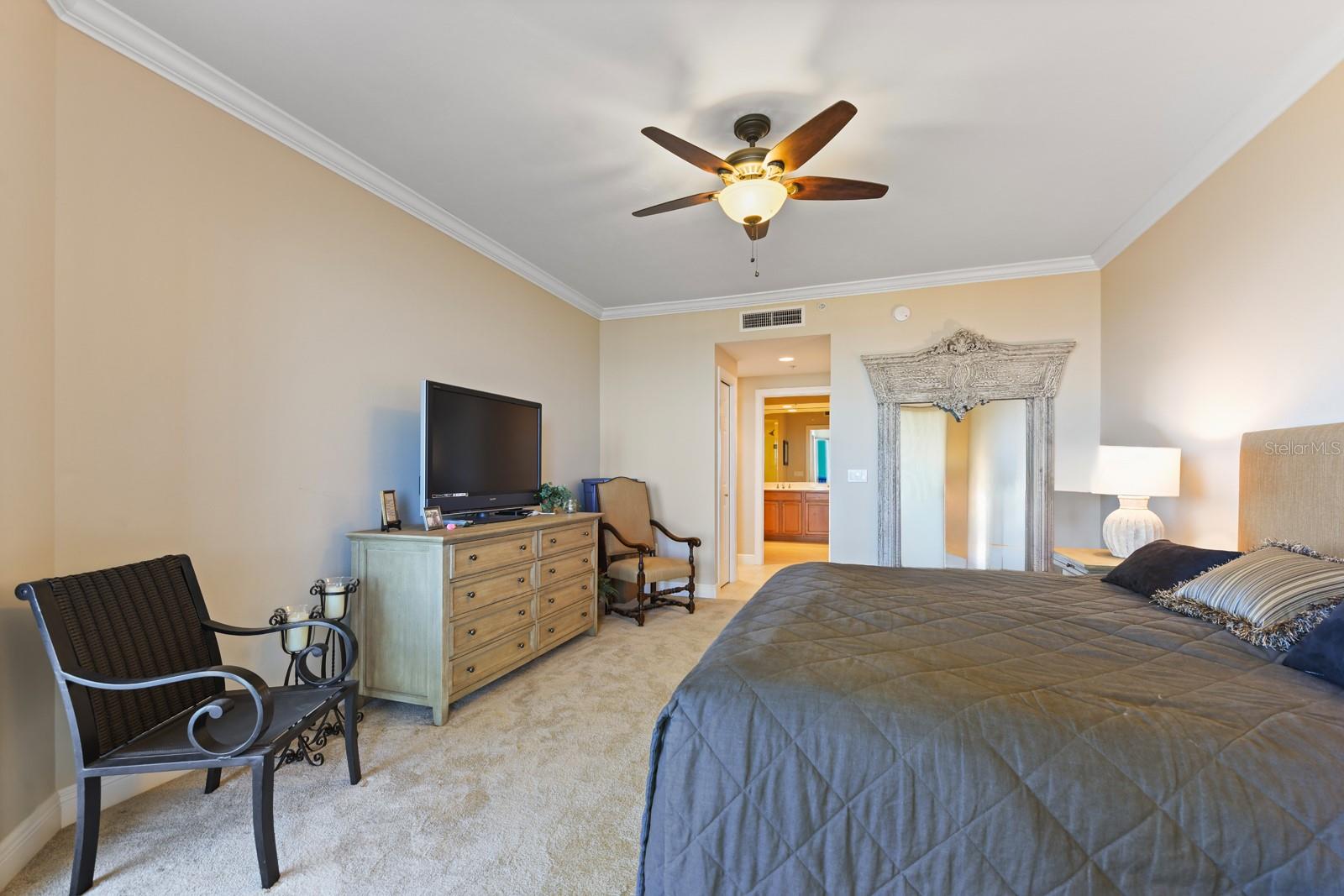 Image 31 of 78 For 3333 Sunset Key Circle 407