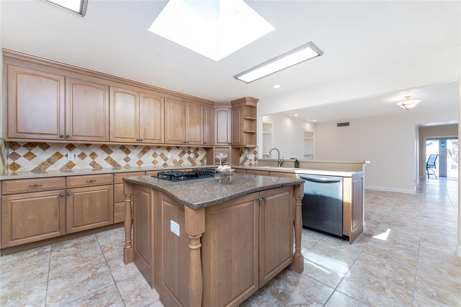 Image 12 of 49 For 25188 Marion Avenue 21