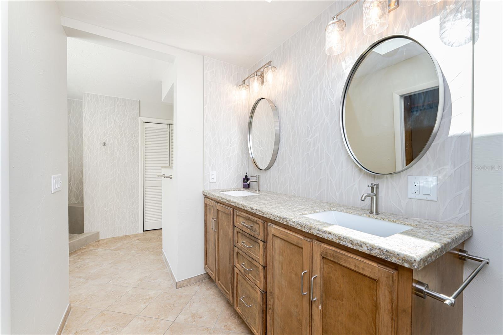 Image 22 of 49 For 25188 Marion Avenue 21