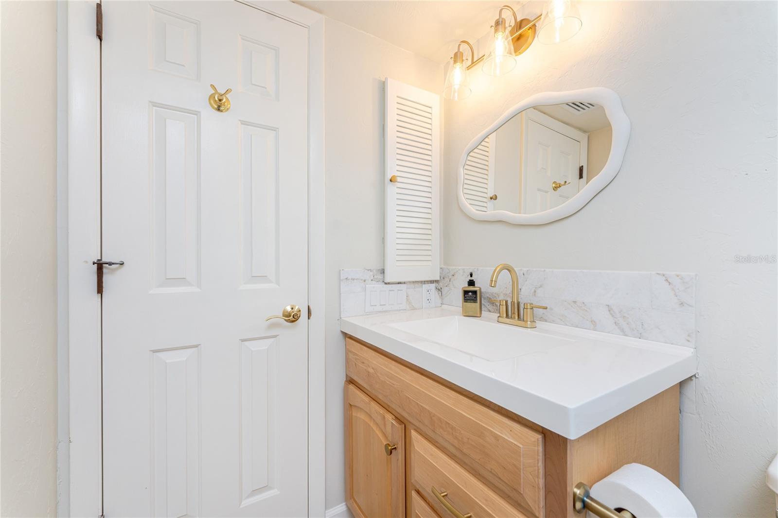 Image 31 of 49 For 25188 Marion Avenue 21