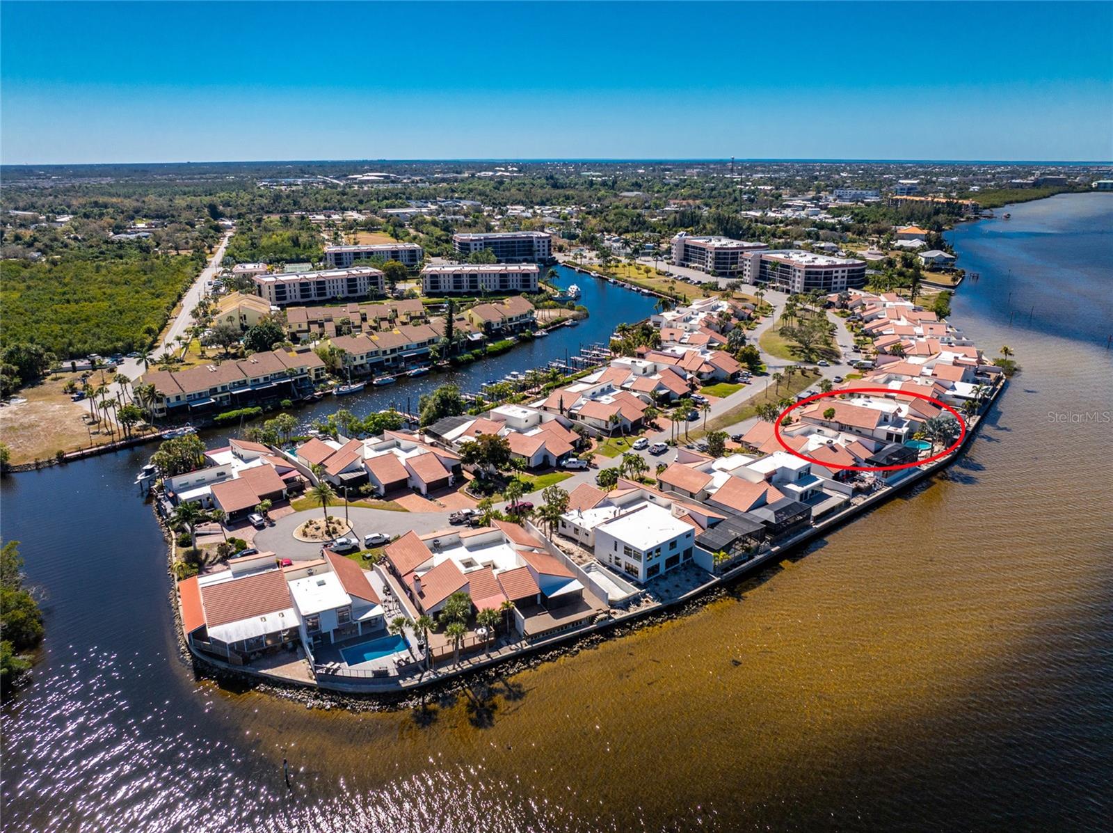 Image 43 of 49 For 25188 Marion Avenue 21