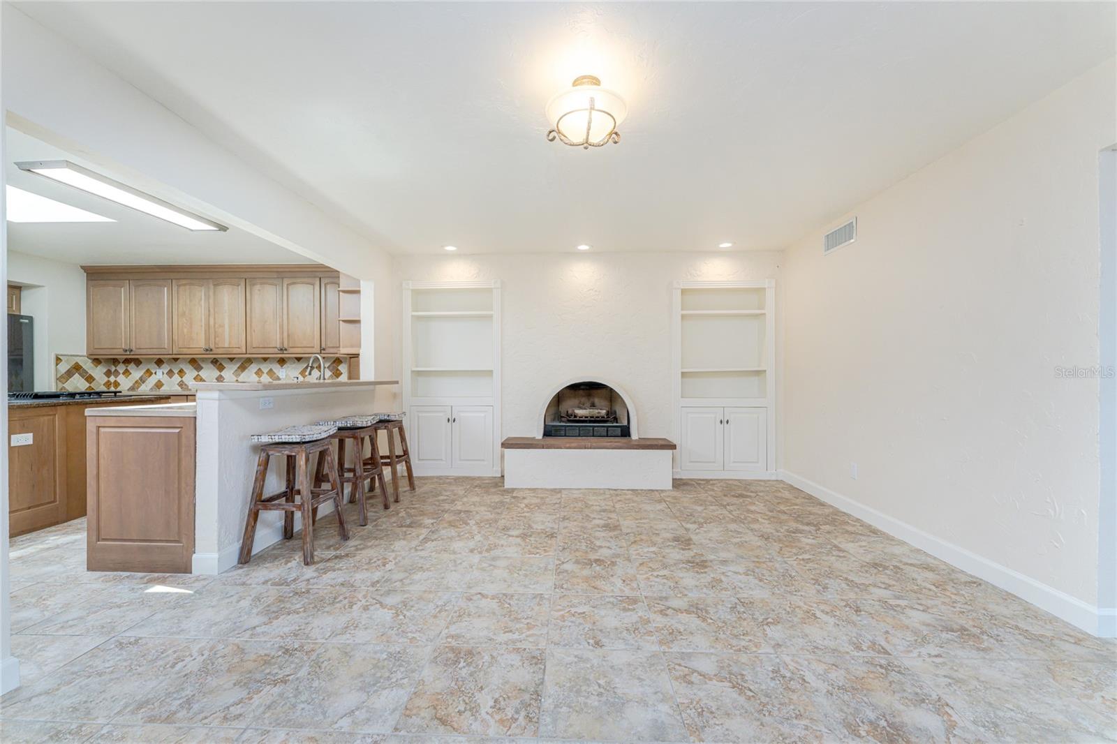 Image 9 of 49 For 25188 Marion Avenue 21