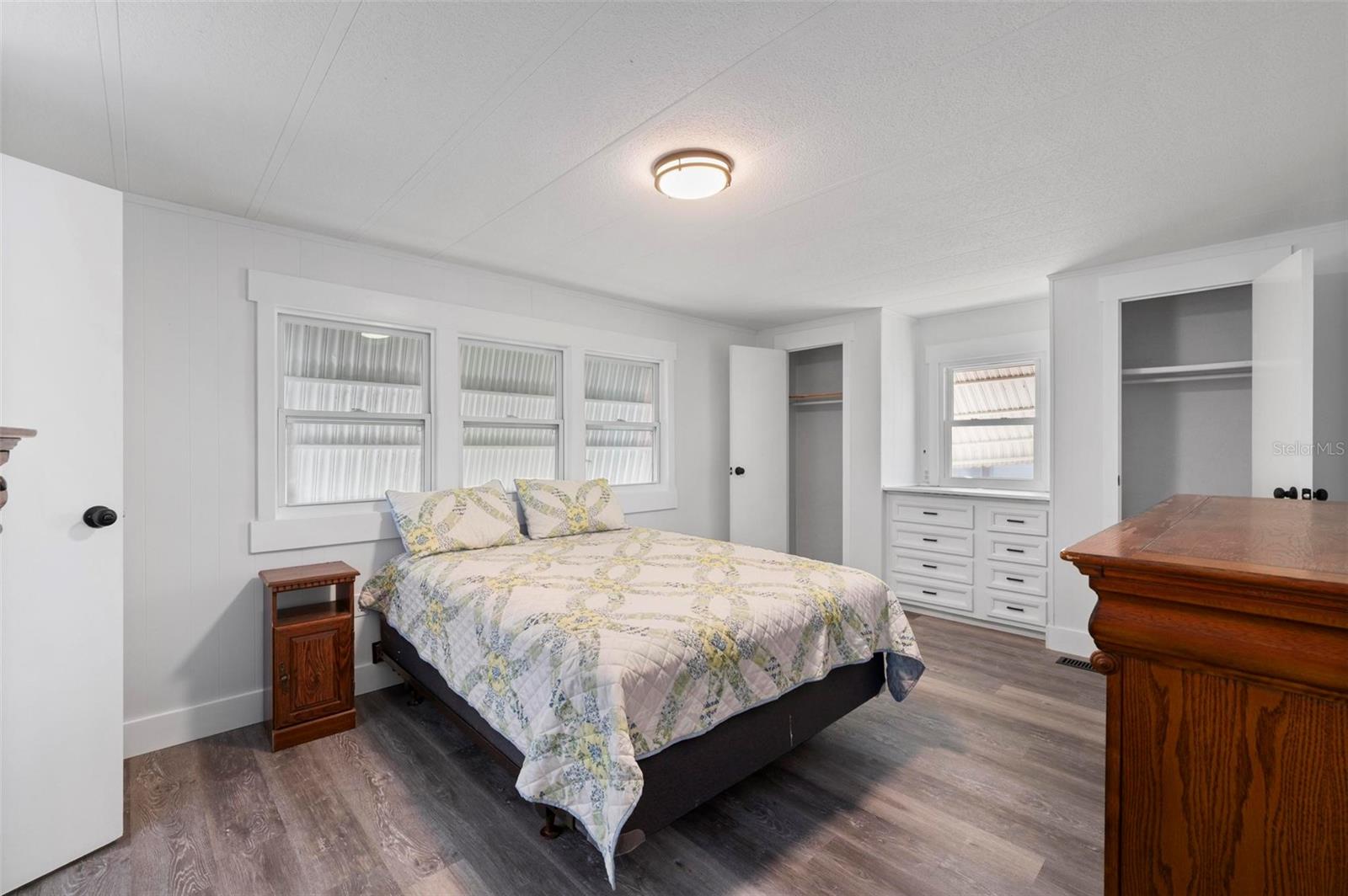 Image 19 of 55 For 1000 Kings Highway 132