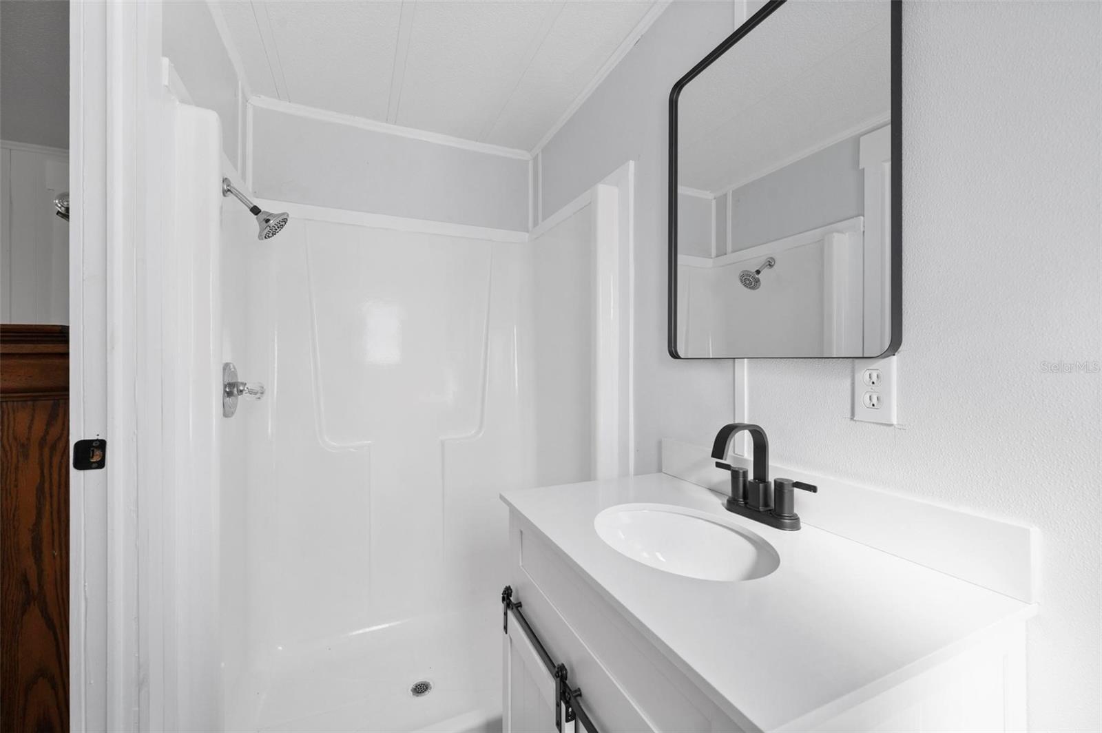 Image 22 of 55 For 1000 Kings Highway 132