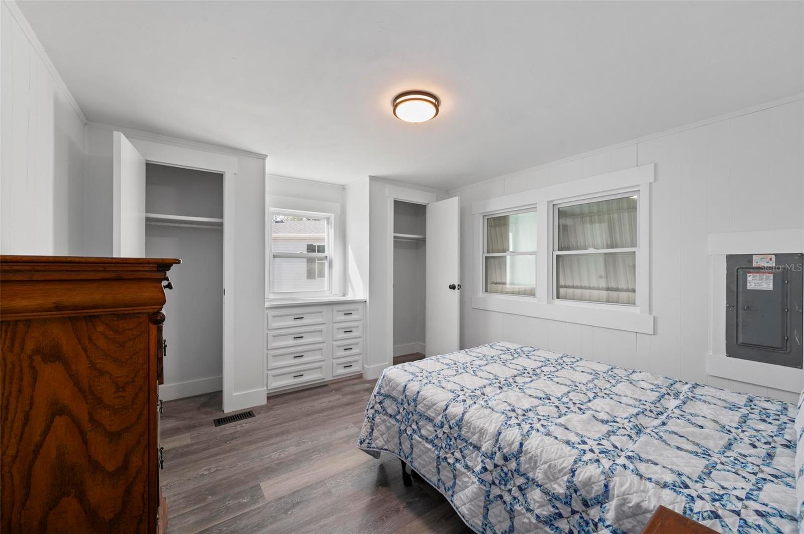 Image 25 of 55 For 1000 Kings Highway 132