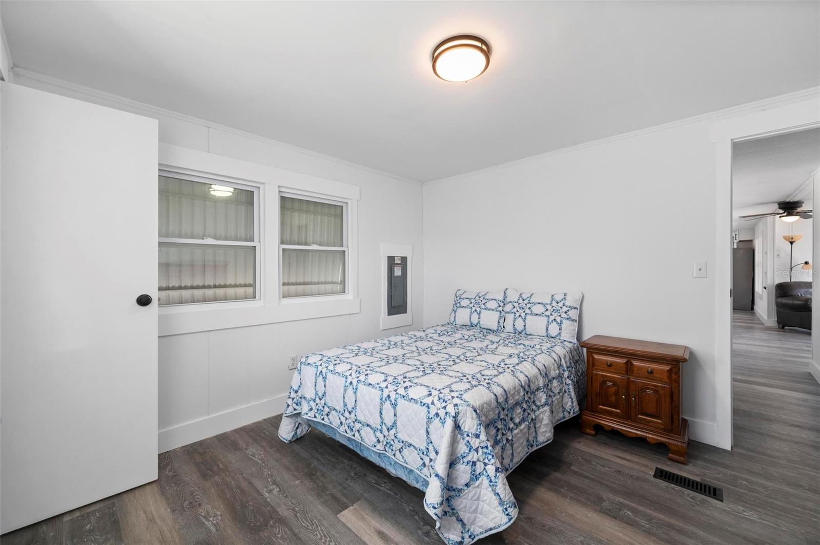 Image 26 of 55 For 1000 Kings Highway 132