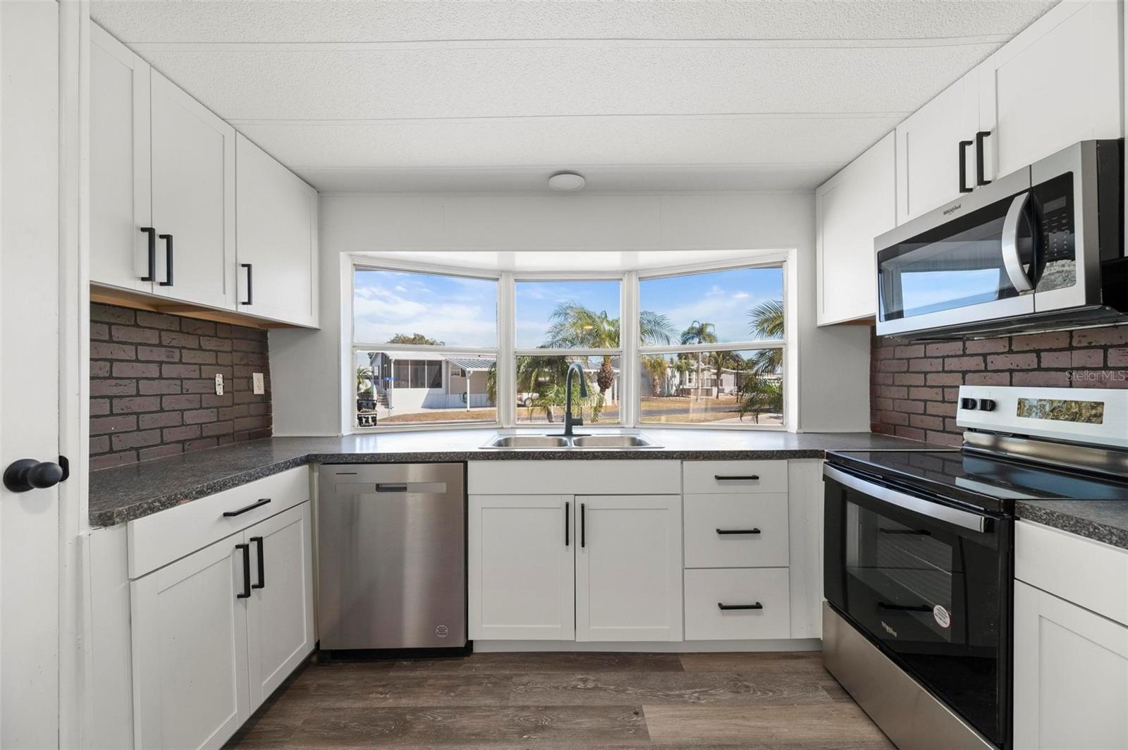 Image 8 of 55 For 1000 Kings Highway 132