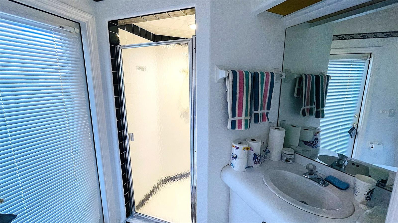 Image 13 of 83 For 23256 Peachland Boulevard