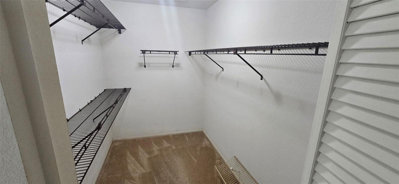 Image 11 of 17 For 665 Foxwood Boulevard