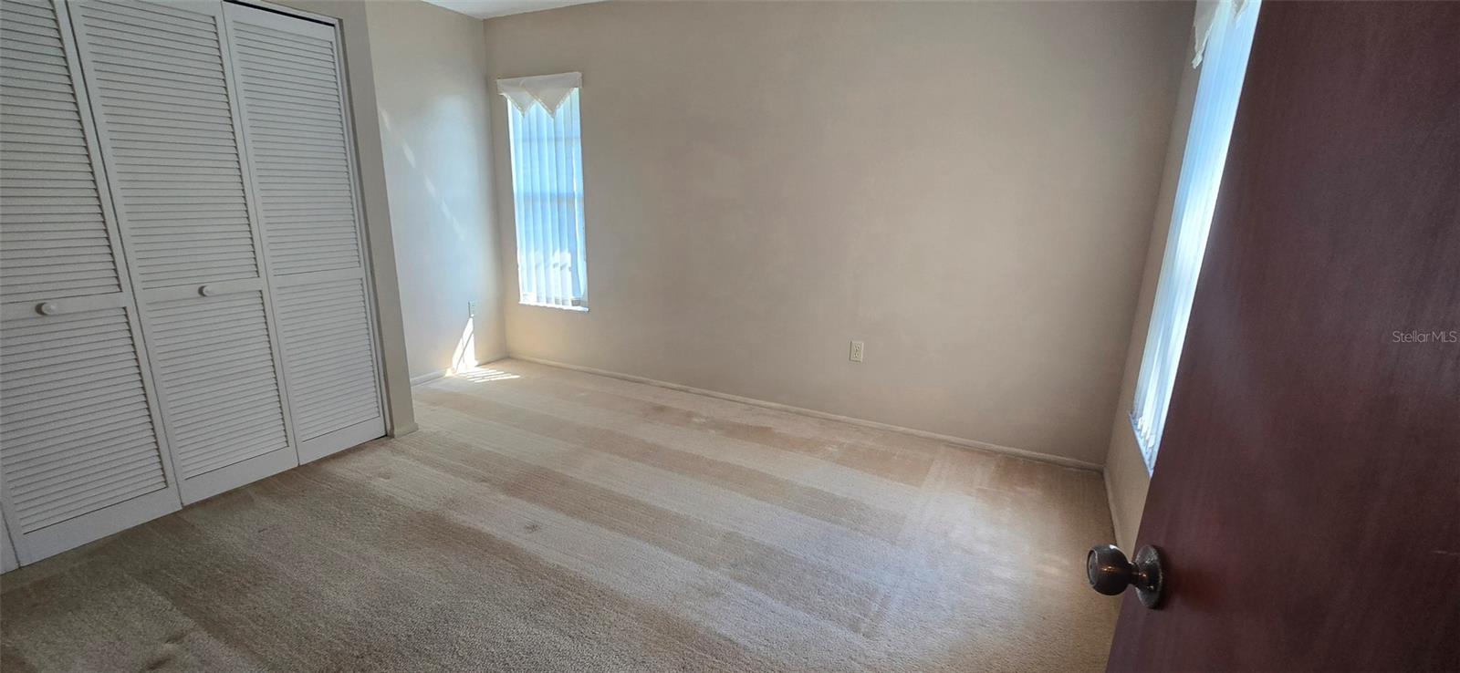 Image 15 of 17 For 665 Foxwood Boulevard