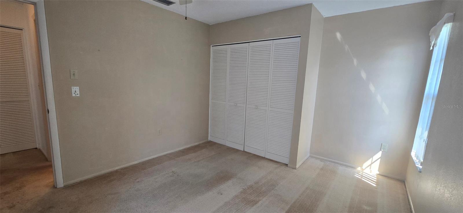 Image 16 of 17 For 665 Foxwood Boulevard