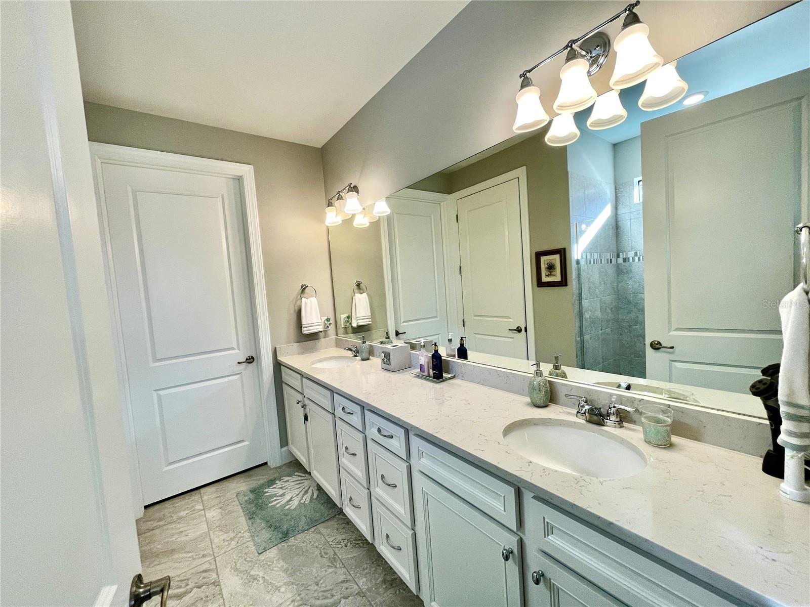 Image 32 of 64 For 1712 Hyssop Loop