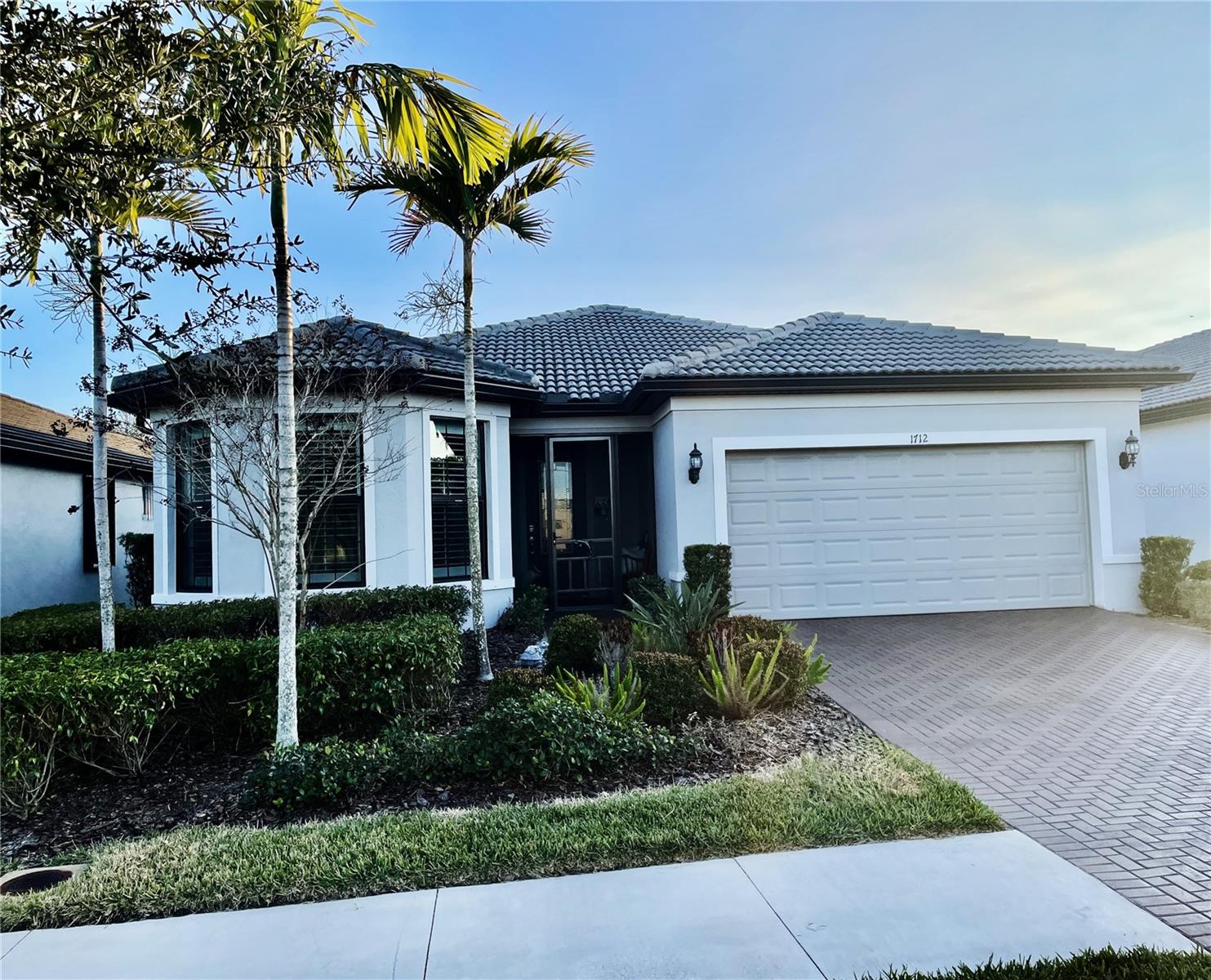 Image 61 of 64 For 1712 Hyssop Loop