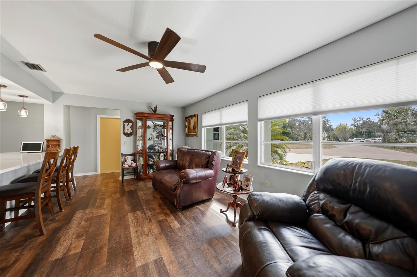 Image 4 of 30 For 405 Ridgecrest Drive