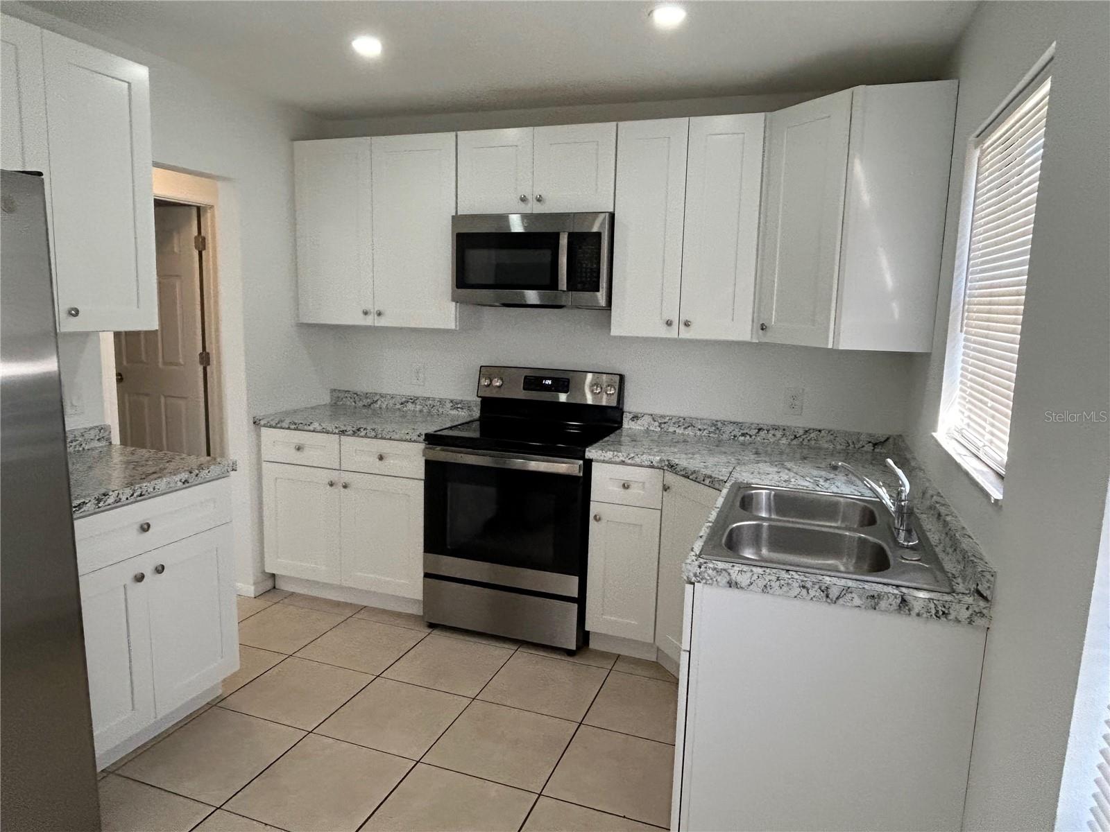 Image 14 of 33 For 4616 Blueridge Street