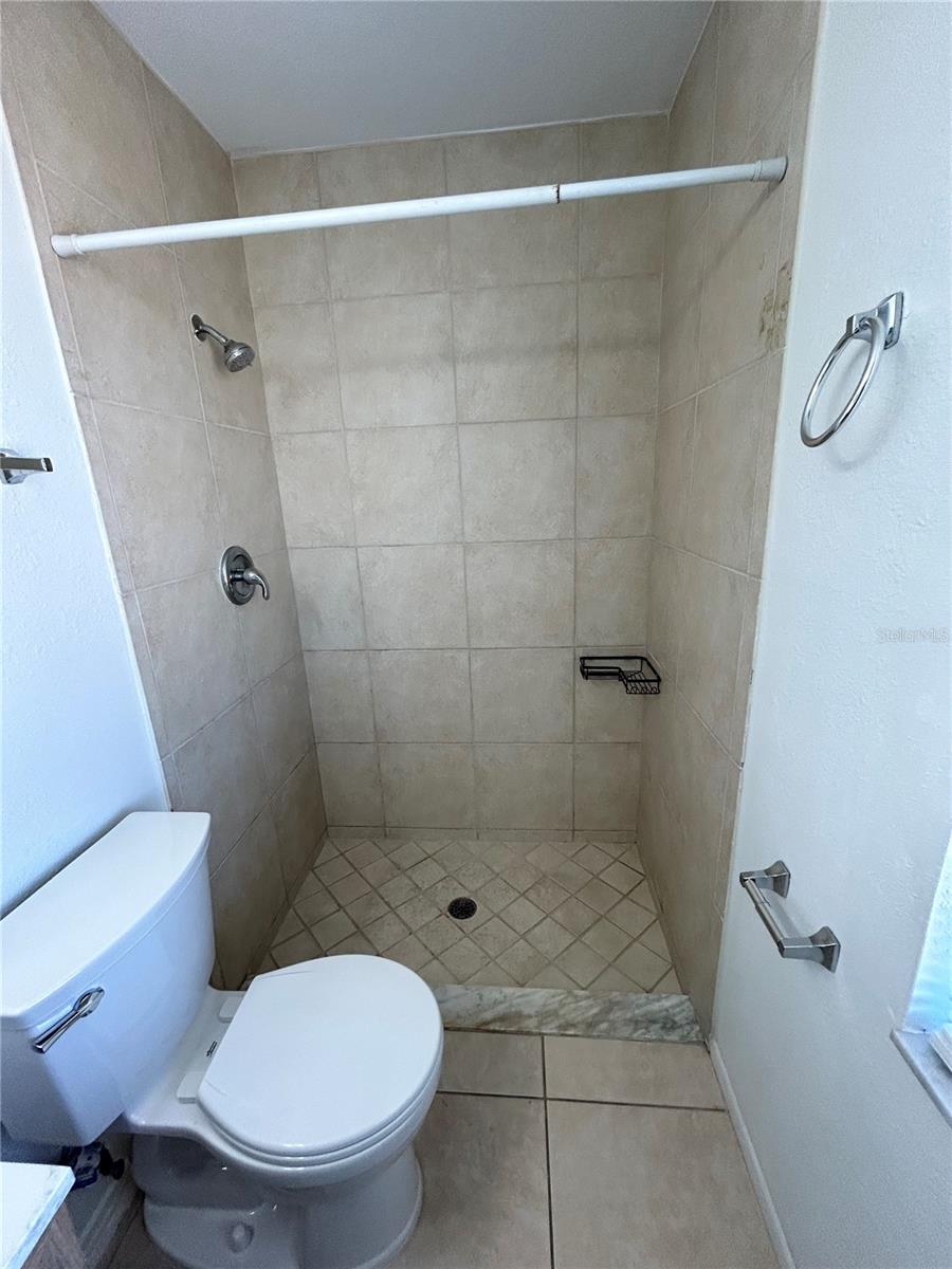 Image 22 of 33 For 4616 Blueridge Street