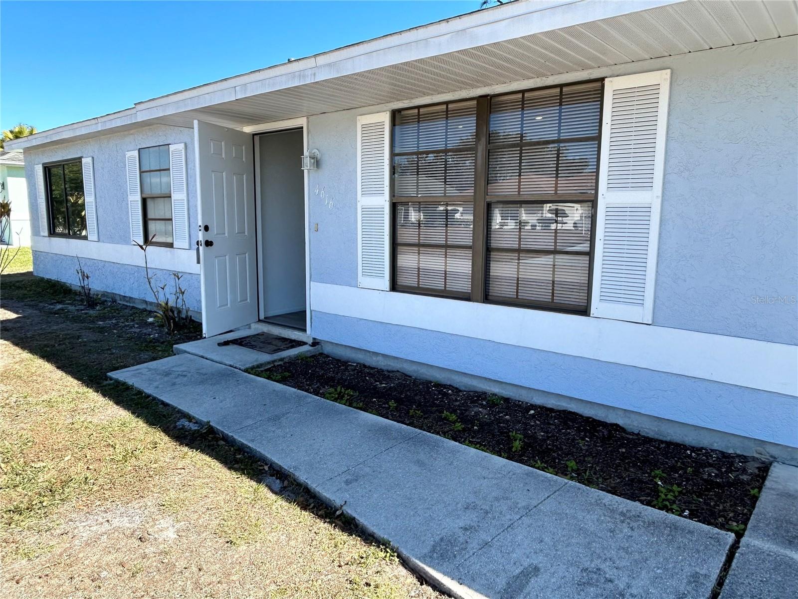 Image 4 of 33 For 4616 Blueridge Street