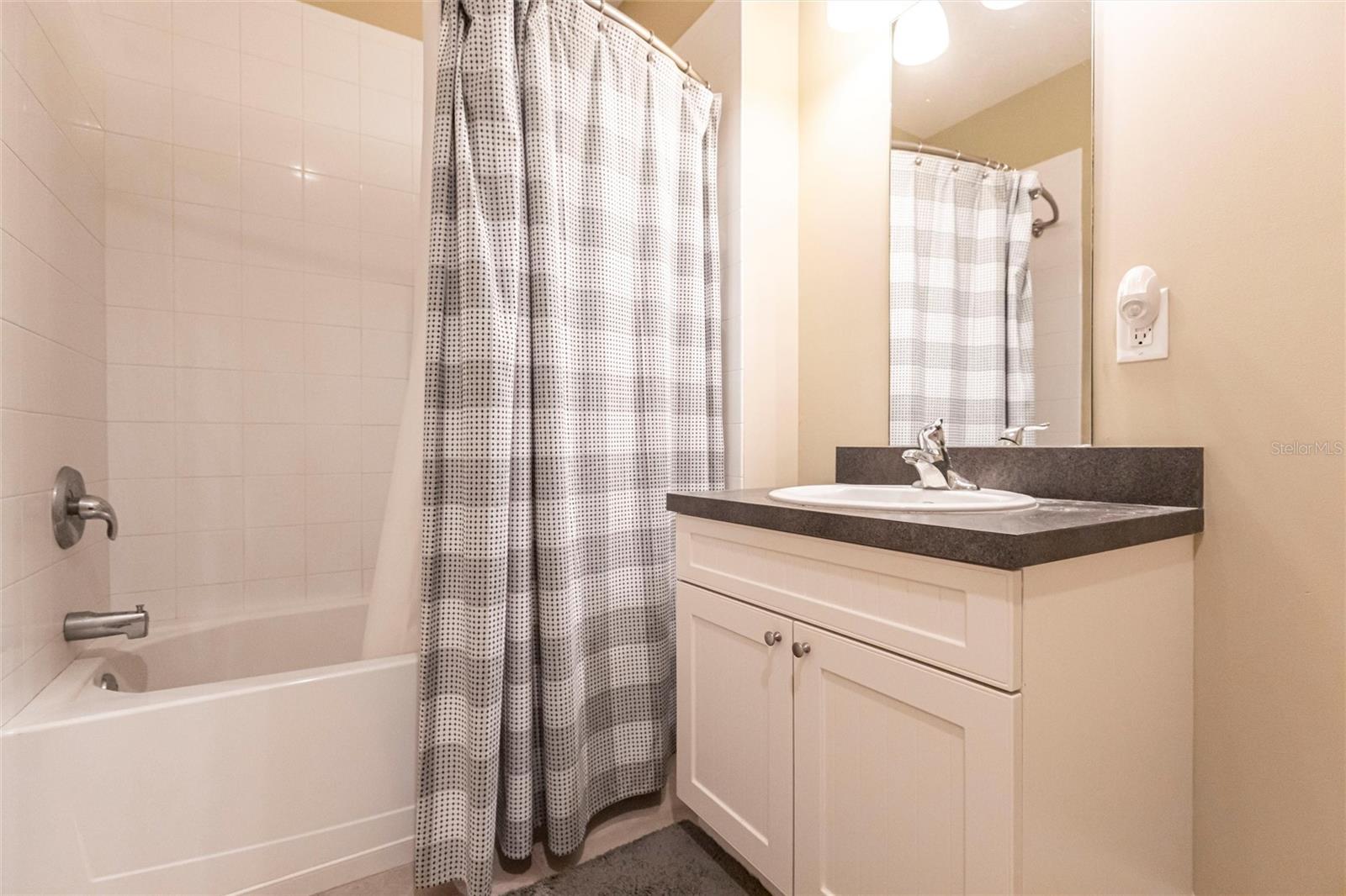 Image 33 of 53 For 3712 Balboa Court