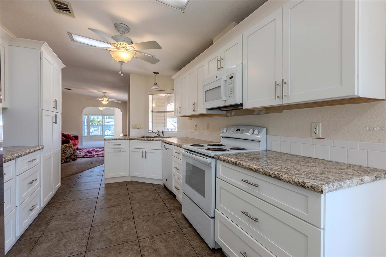 Image 19 of 52 For 2100 Kings Highway Lane 1064