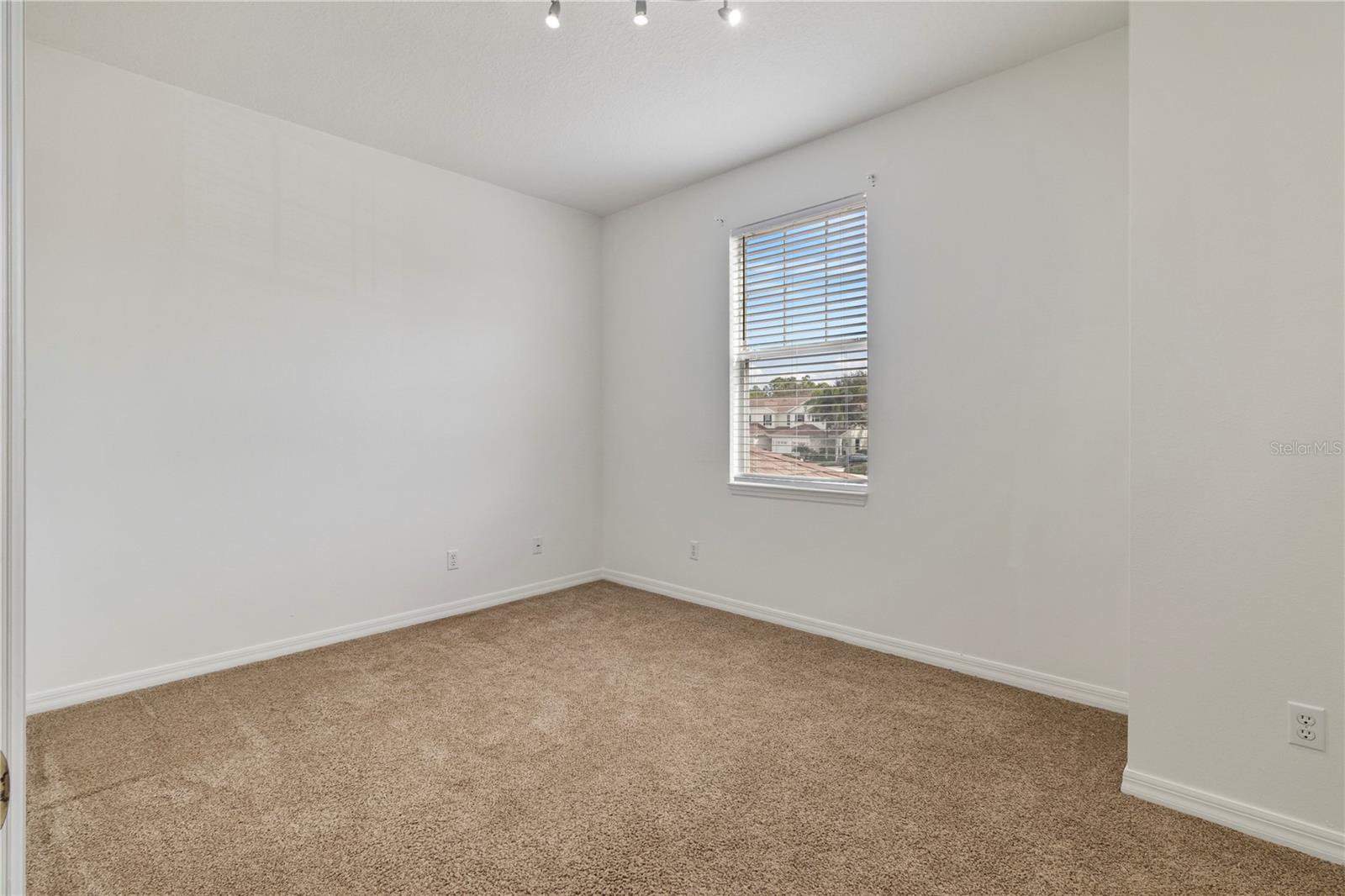 Image 17 of 37 For 1252 Jonah Drive