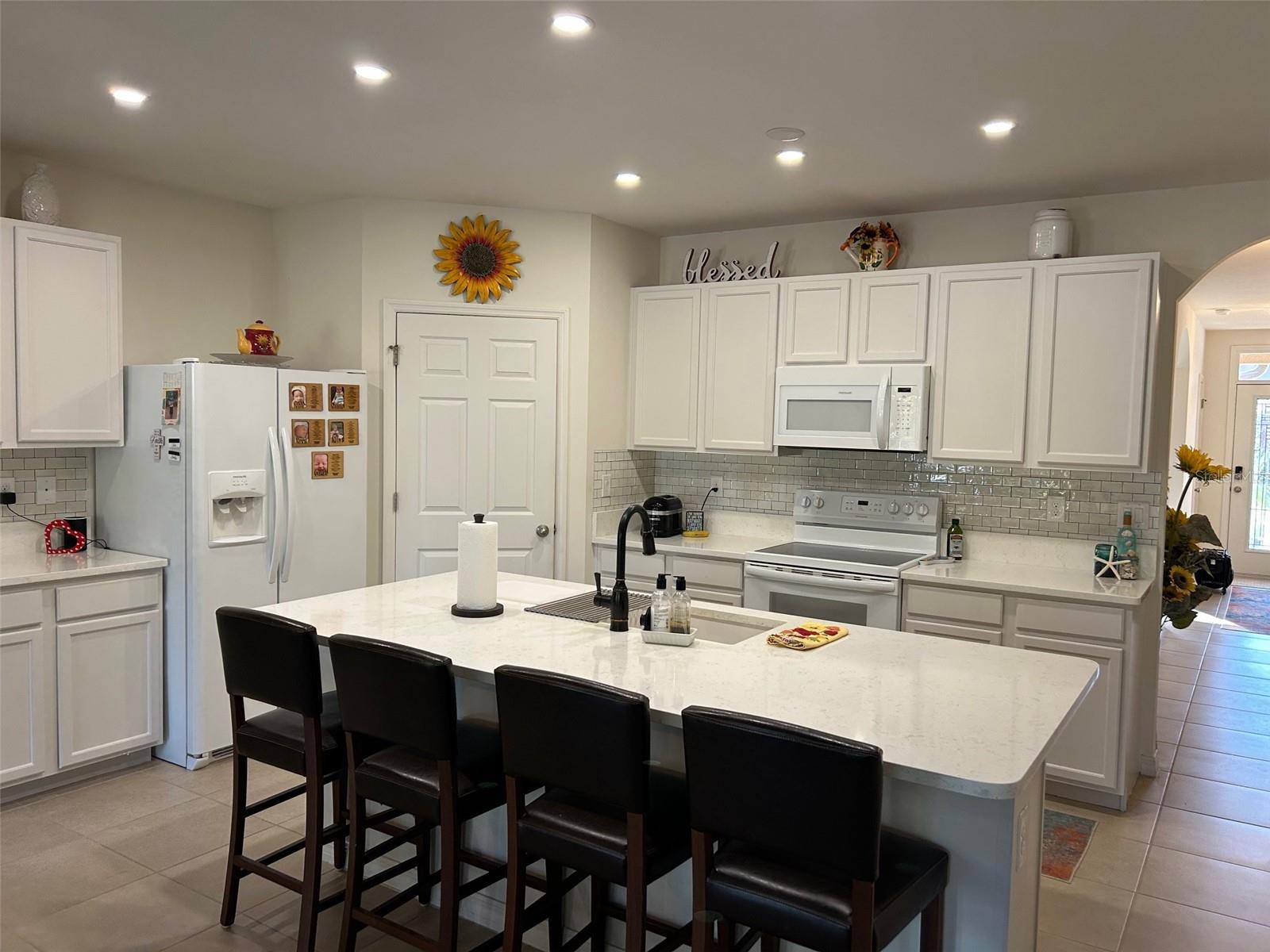 Image 4 of 48 For 7580 Mikasa Drive