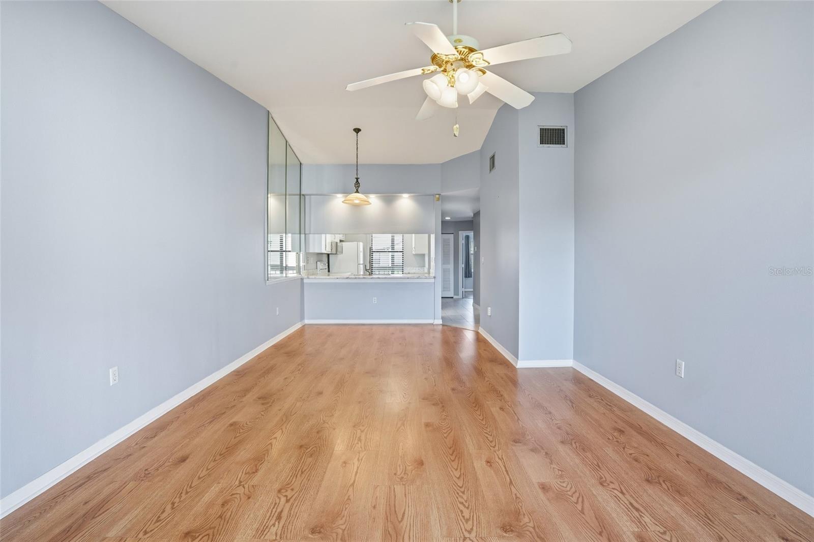 Image 8 of 47 For 9270 Lake Park Drive 201