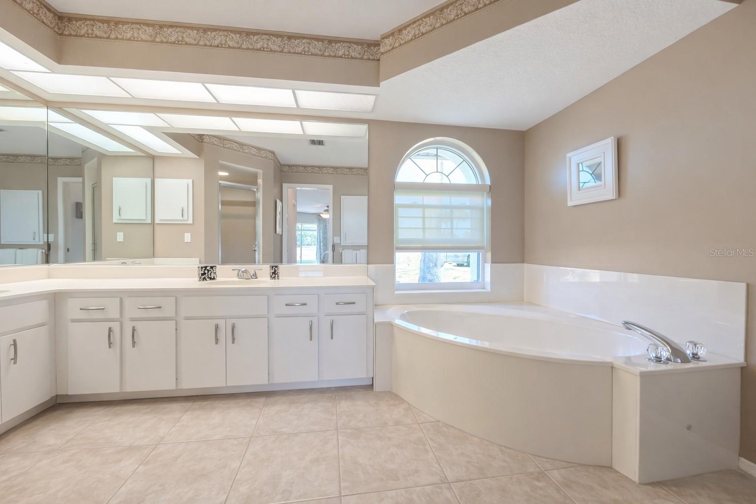 Image 21 of 38 For 46 Sportsman Court