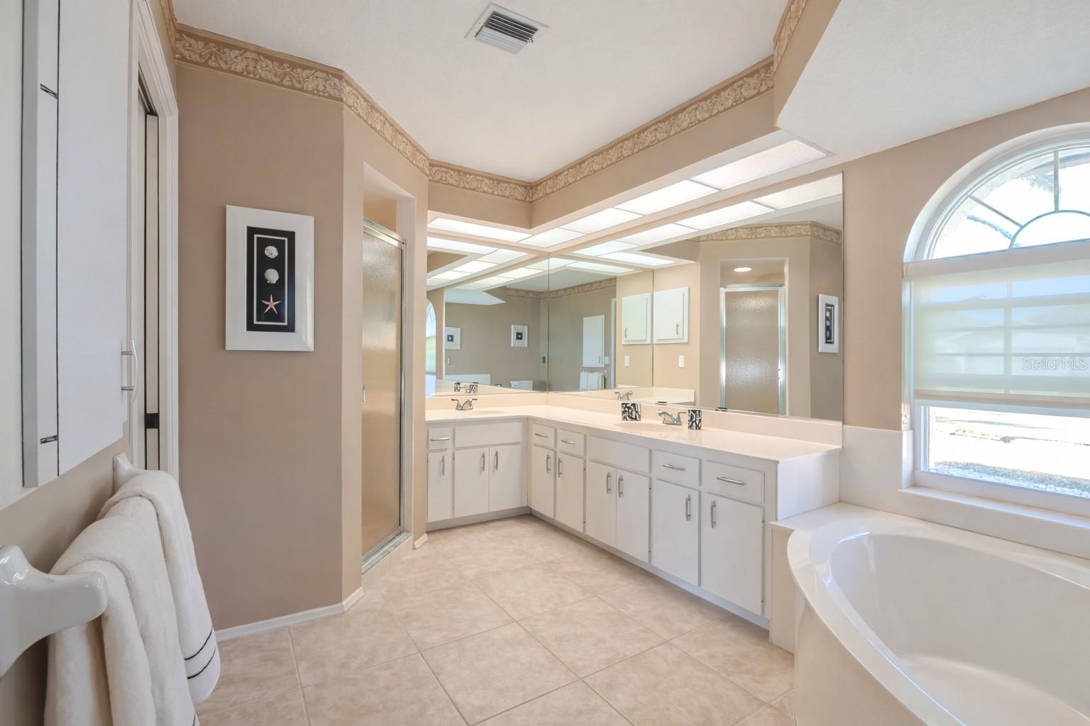 Image 22 of 38 For 46 Sportsman Court