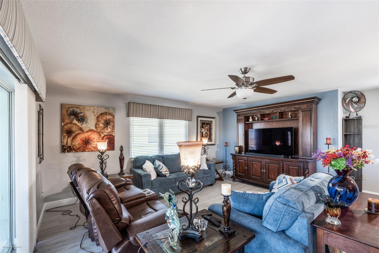 Image 7 of 58 For 4000 Bal Harbor Boulevard 127