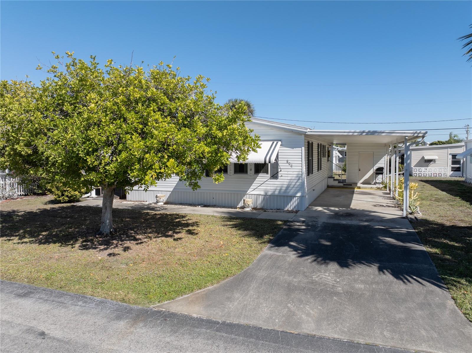 Image 11 of 41 For 205 Carriage Lane