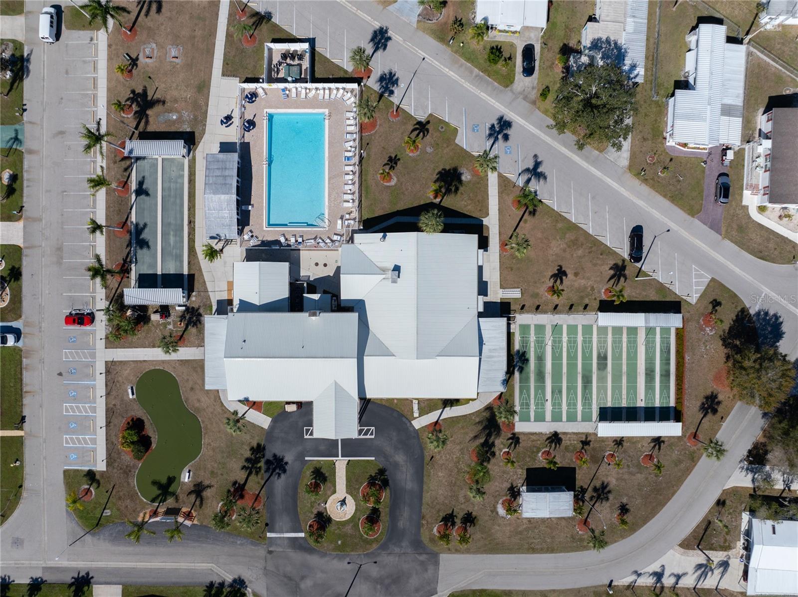 Image 2 of 41 For 205 Carriage Lane