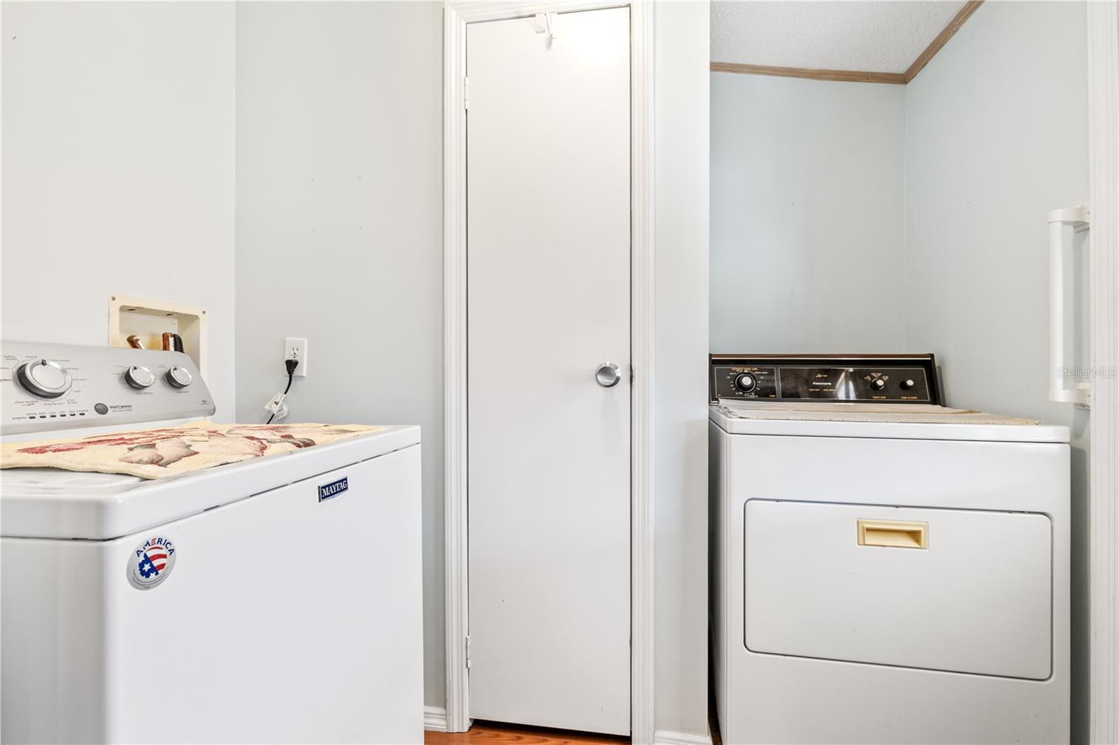 Image 20 of 41 For 205 Carriage Lane