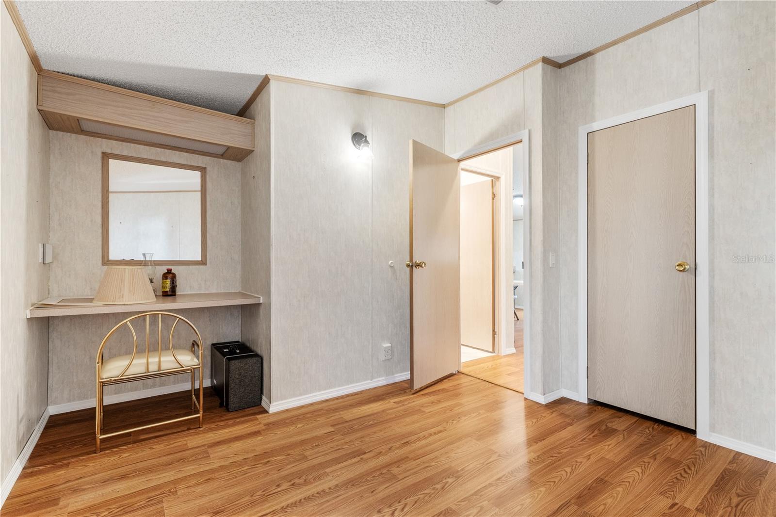 Image 30 of 41 For 205 Carriage Lane