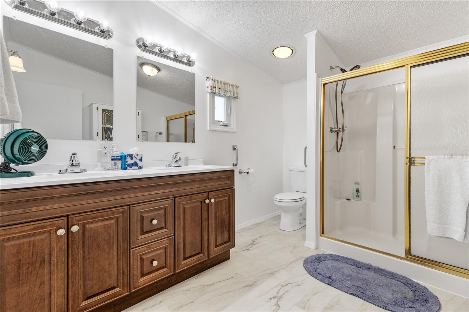 Image 36 of 41 For 205 Carriage Lane