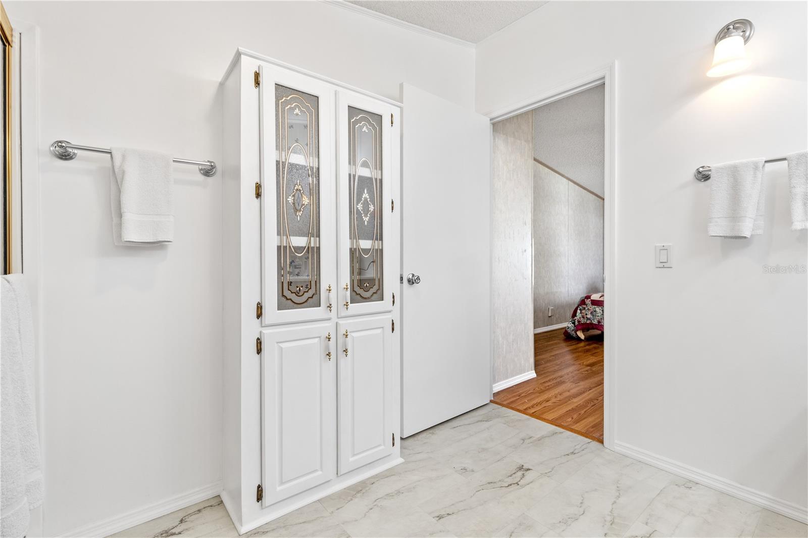 Image 37 of 41 For 205 Carriage Lane