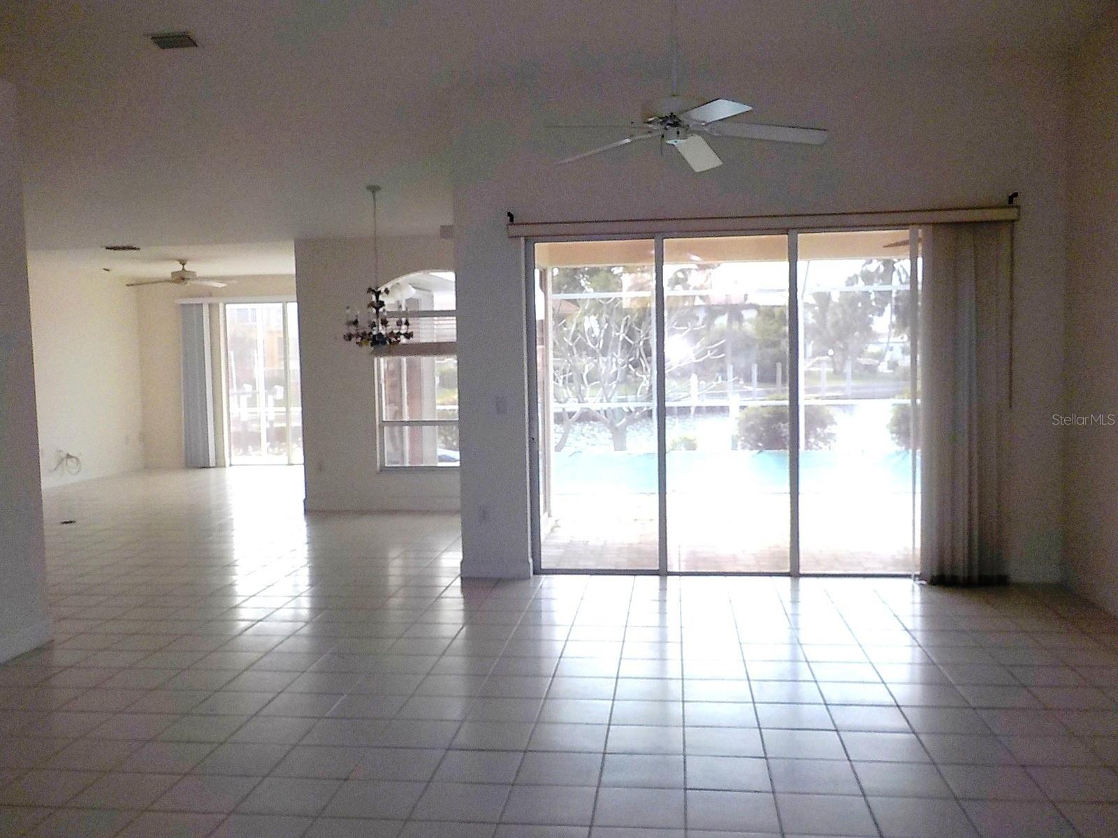 Image 14 of 41 For 147 Hibiscus Drive