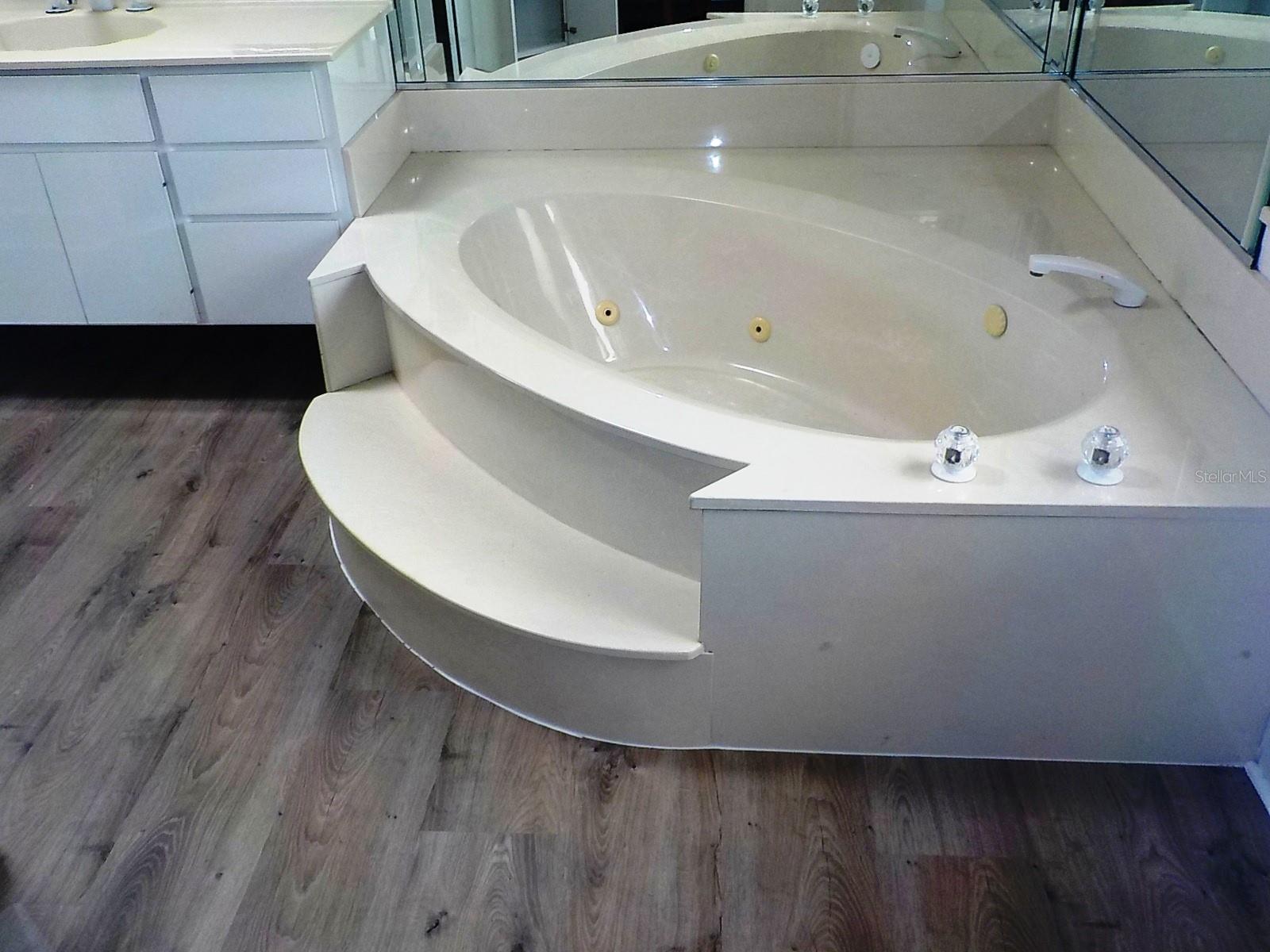 Image 26 of 41 For 147 Hibiscus Drive