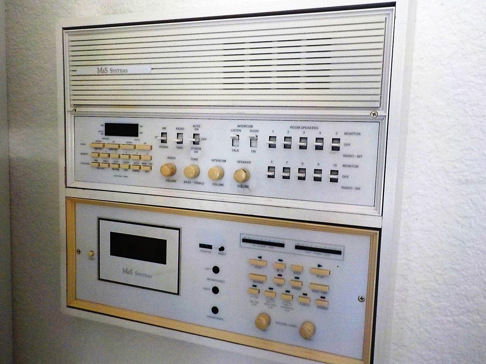 Image 30 of 41 For 147 Hibiscus Drive