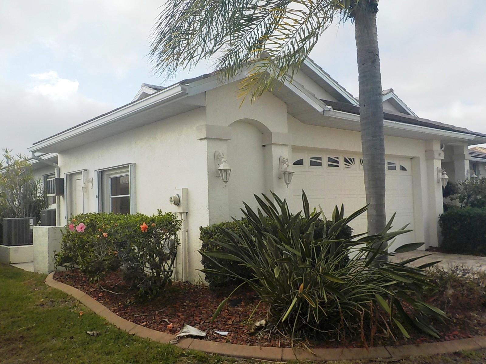 Image 32 of 41 For 147 Hibiscus Drive