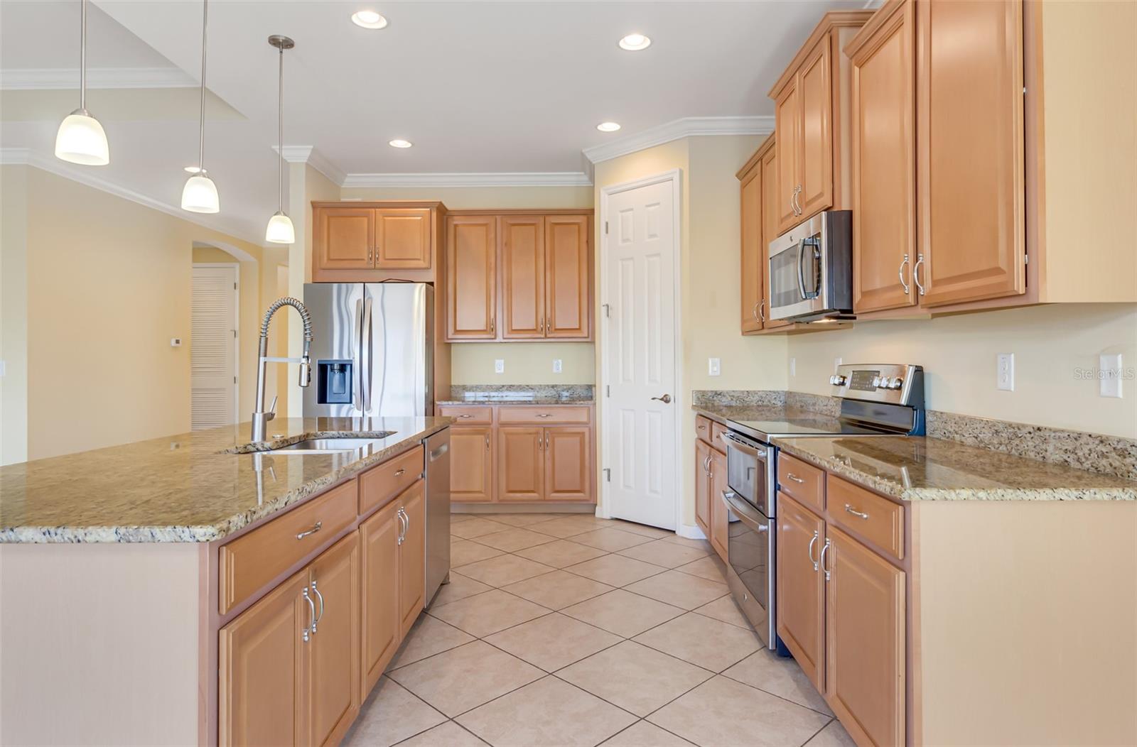 Image 14 of 39 For 7486 Talon Bay Drive