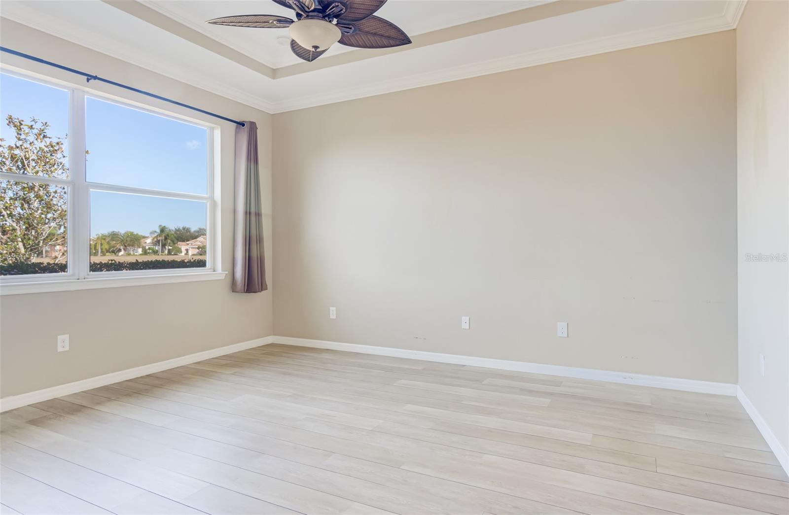 Image 20 of 39 For 7486 Talon Bay Drive