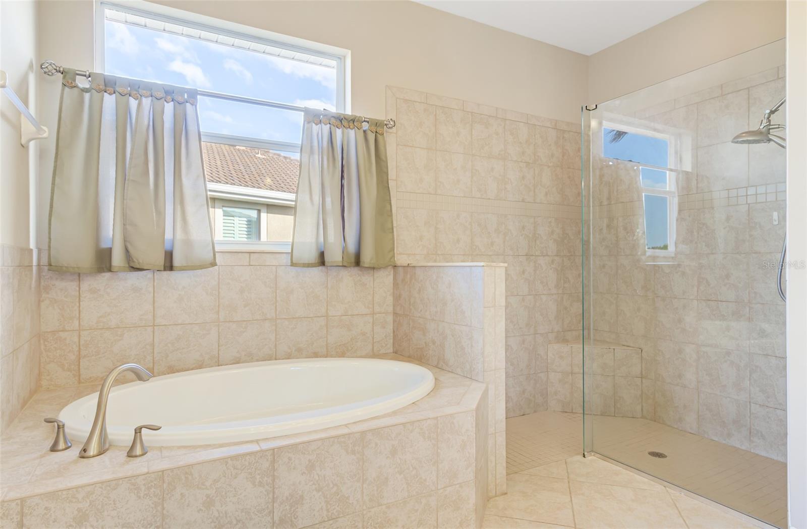 Image 23 of 39 For 7486 Talon Bay Drive