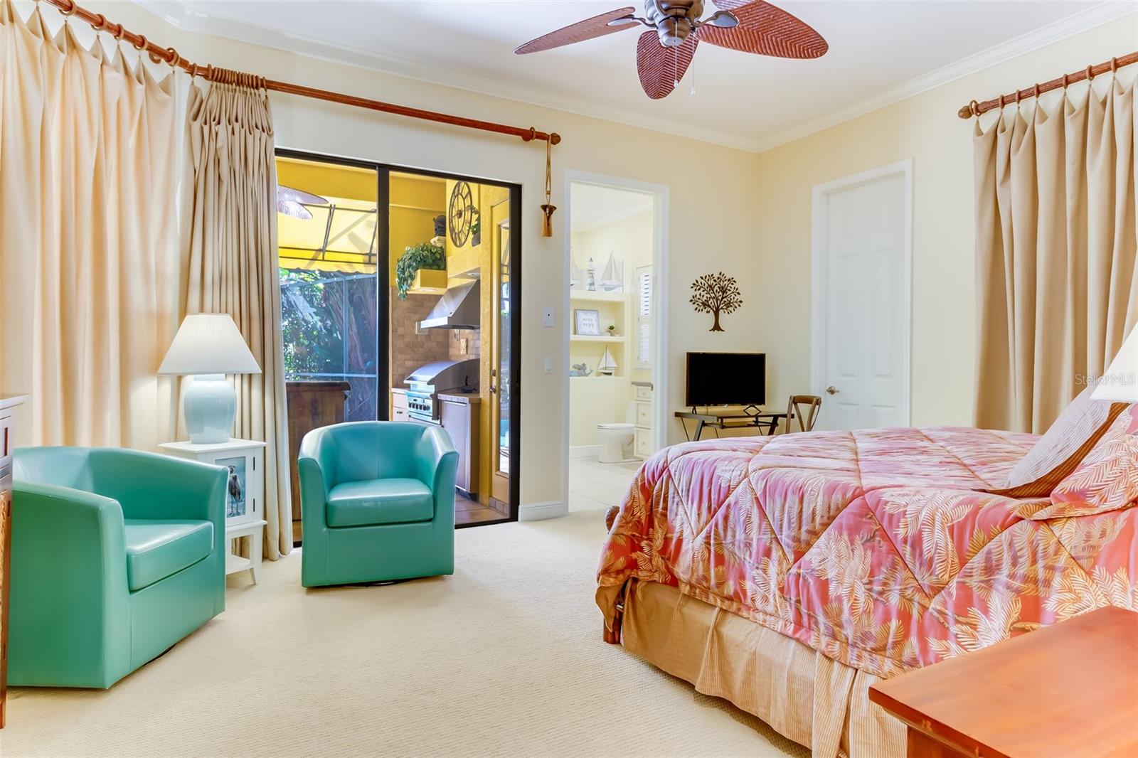 Image 33 of 54 For 2218 Silver Palm Road