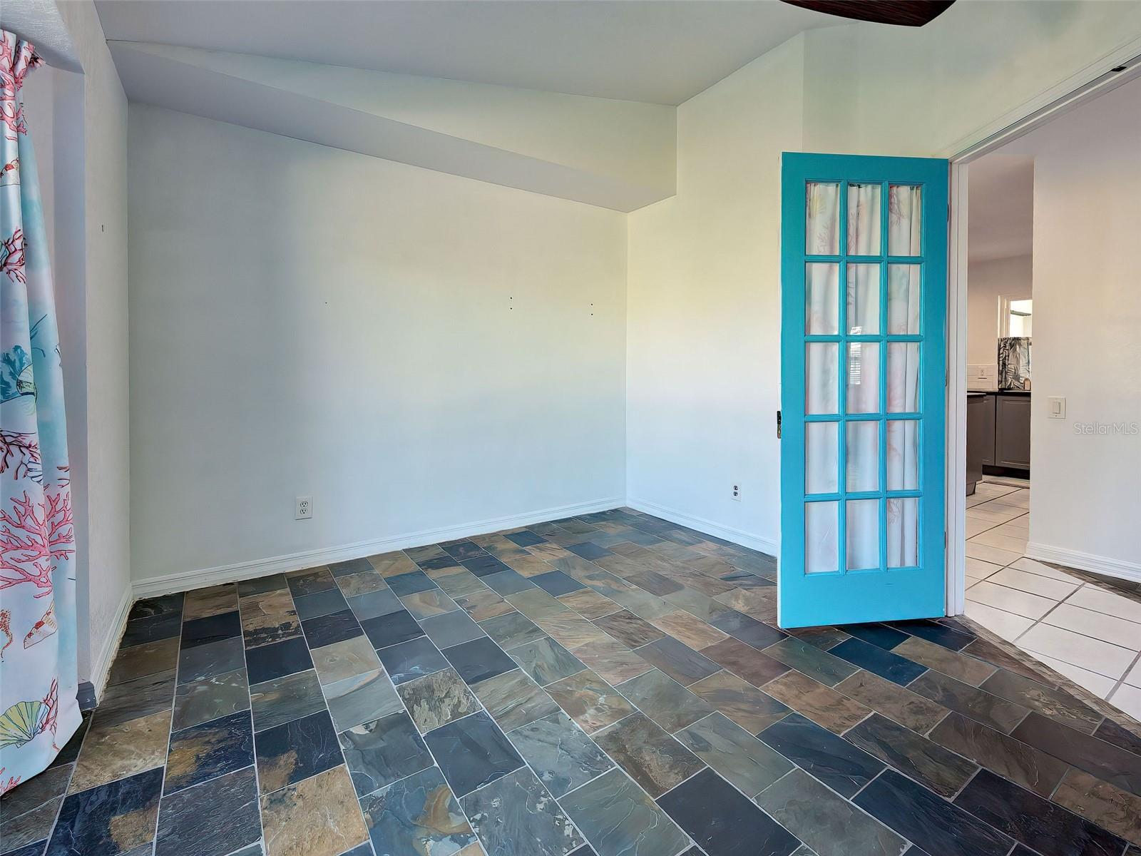 Image 17 of 79 For 2301 Via Veneto Drive