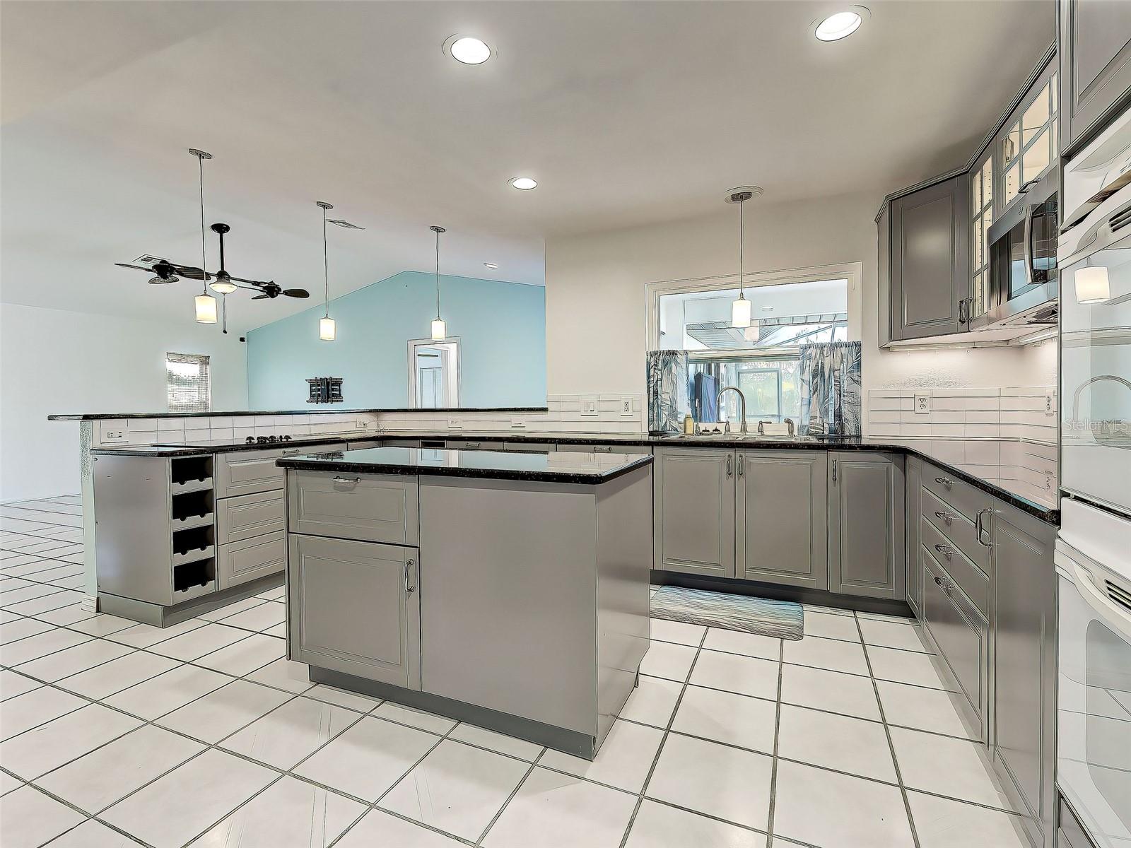 Image 19 of 79 For 2301 Via Veneto Drive