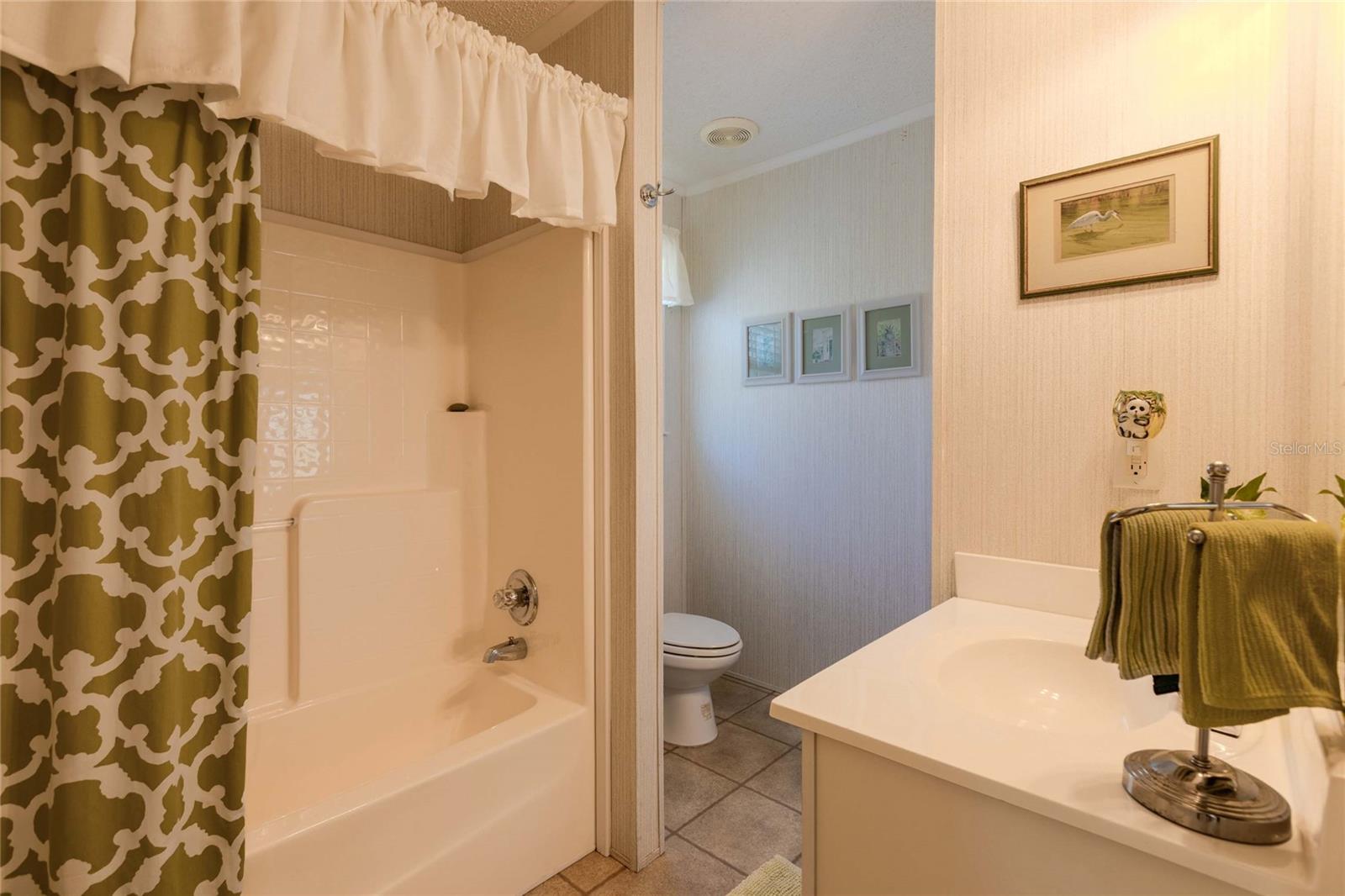 Image 17 of 59 For 2100 Kings Highway 52